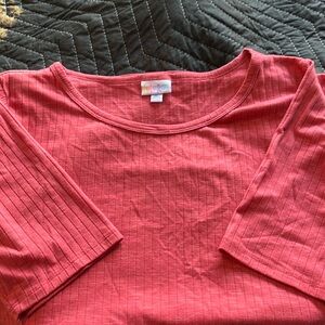 Women’s LulaRoe top